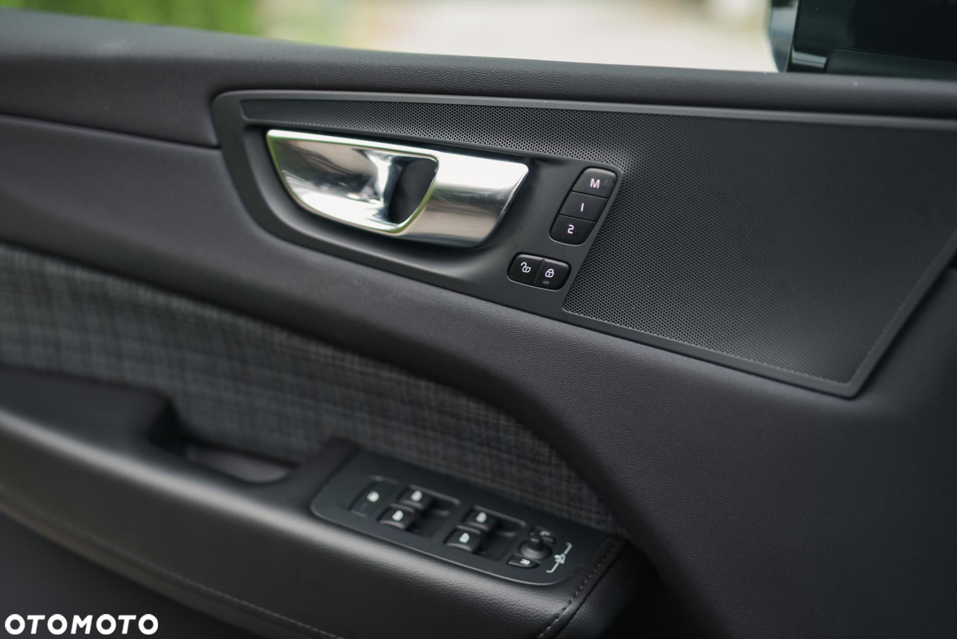 Volvo XC 60 - 25