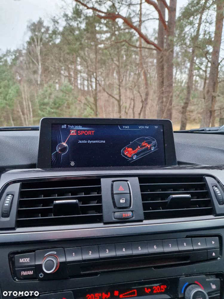 BMW Seria 3 328i Luxury Line - 14