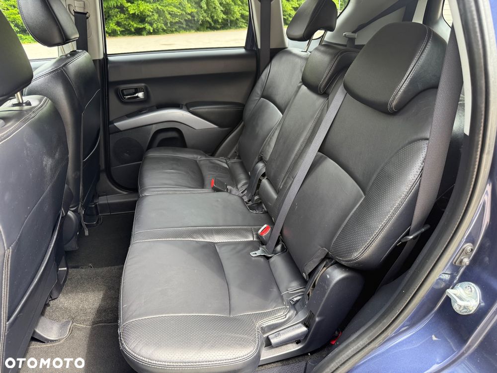 Mitsubishi Outlander 2.4 4WD CVT Intense - 23