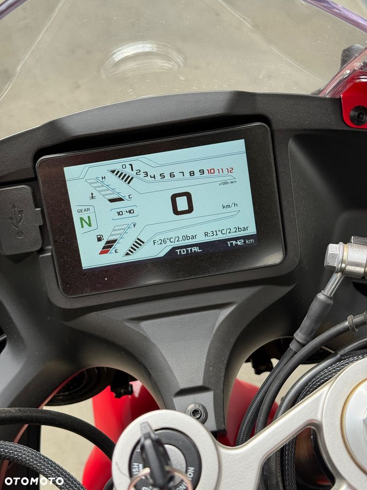 QJMOTOR SRK 125R - 7