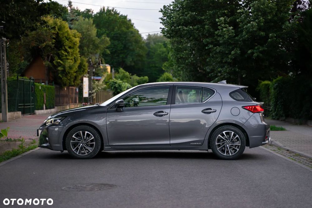 Lexus CT 200h Business Edition - 4