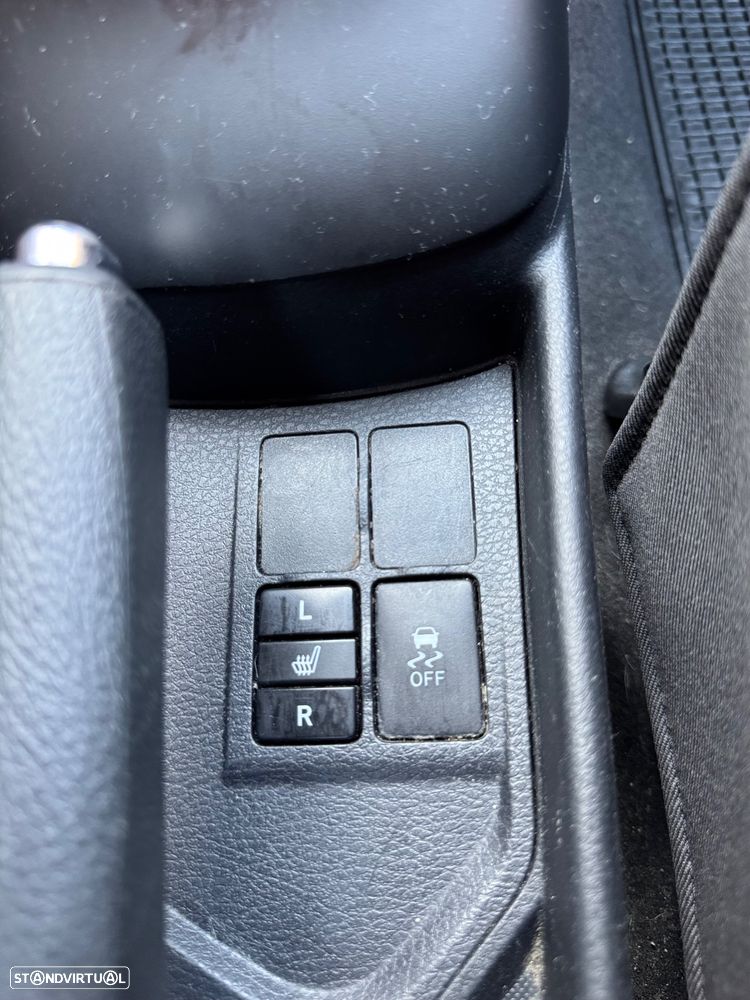 Toyota Yaris 1.4 D-4D ACtive - 11