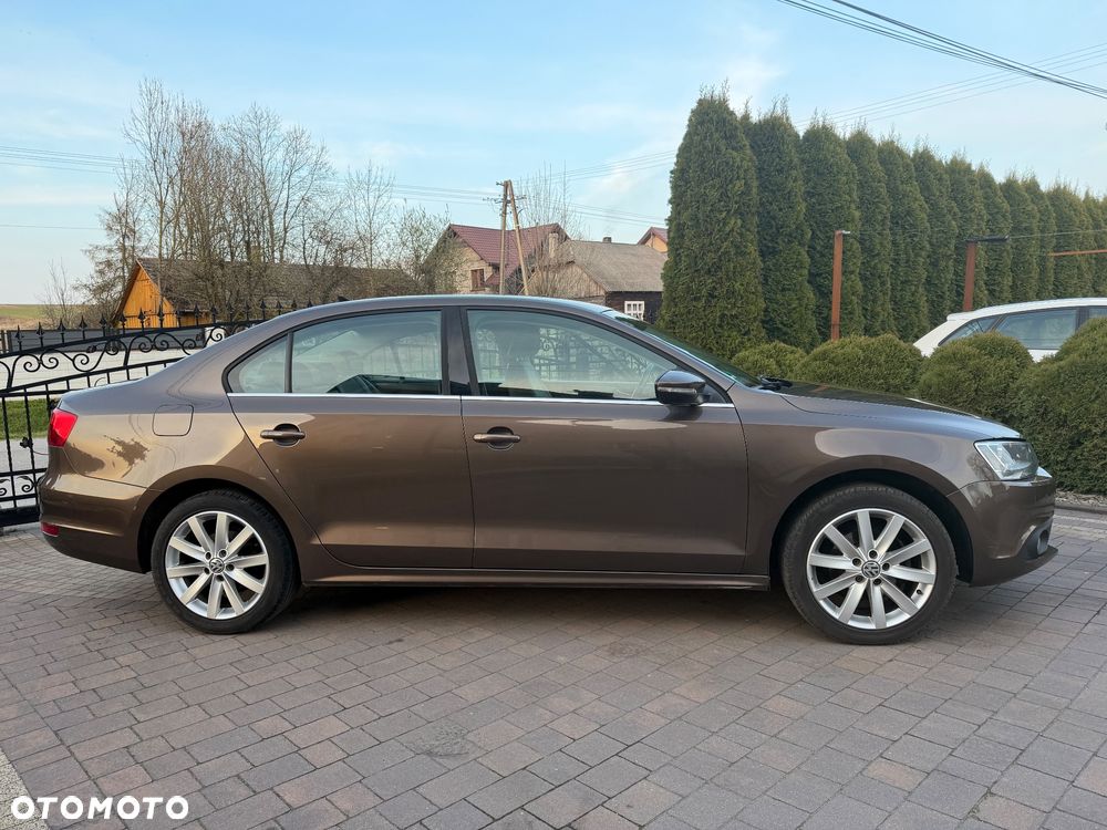 Volkswagen Jetta 1.6 TDI Life - 20