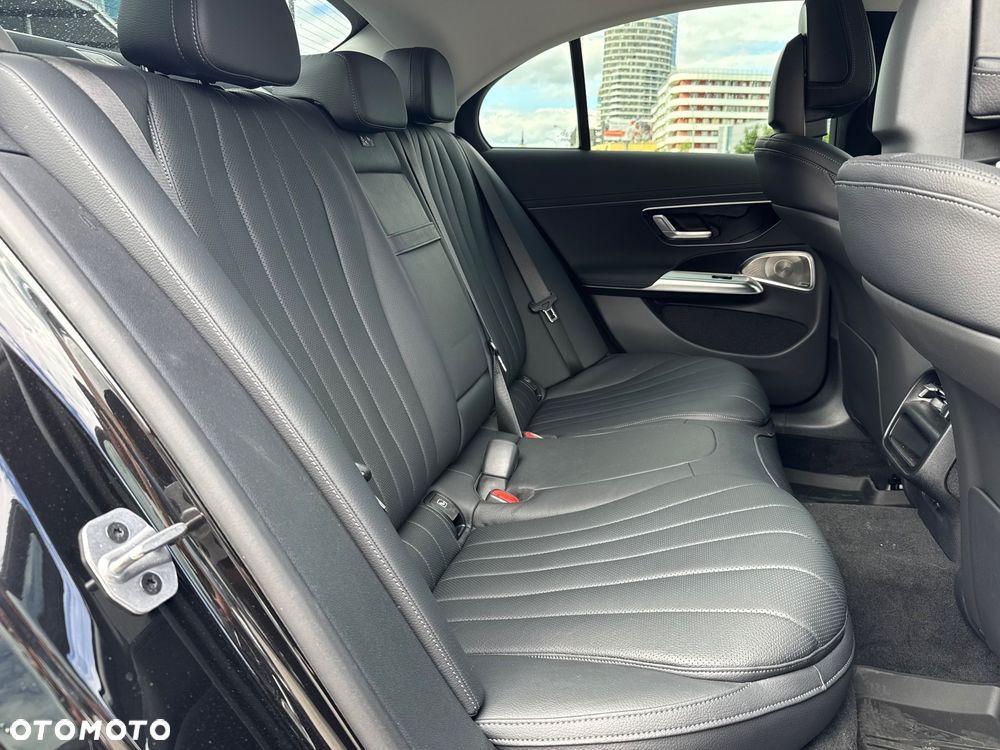 Mercedes-Benz Klasa E 450 d mHEV 4-Matic Exclusive 9G-Tronic - 32