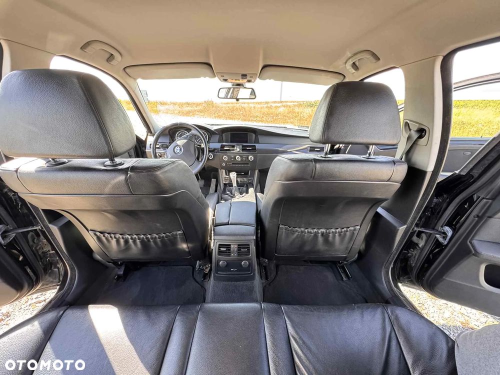 BMW Seria 5 525d - 22