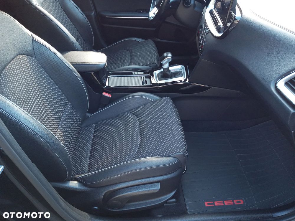 Kia Ceed 1.6 CRDi SCR L Business Line DCT - 28