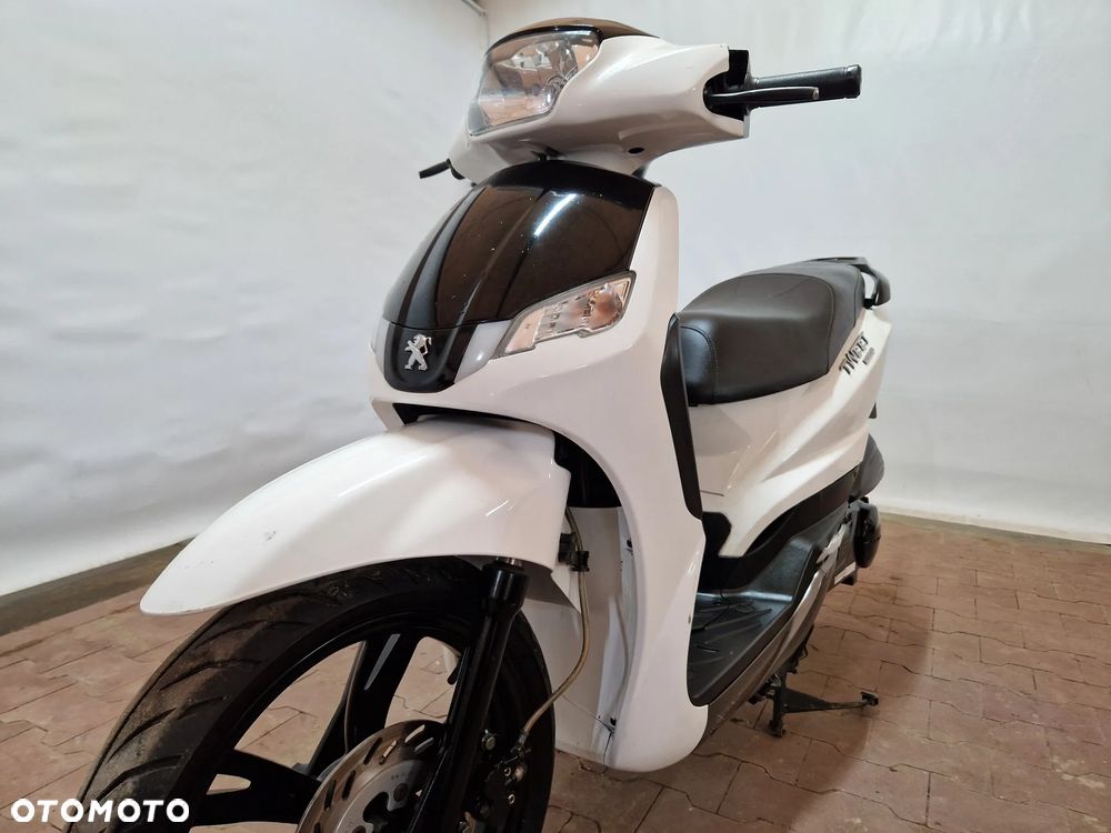 Peugeot Tweet - 20