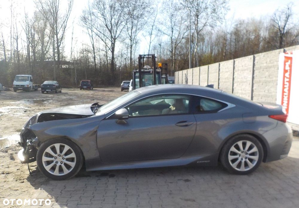 Lexus RC - 10