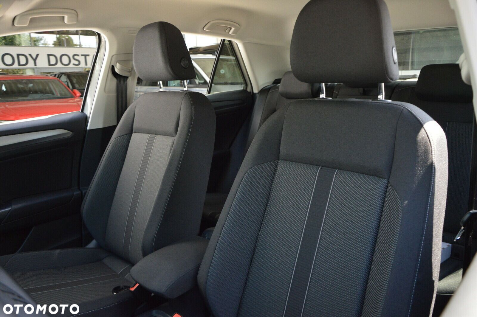 Volkswagen T-Roc - 9