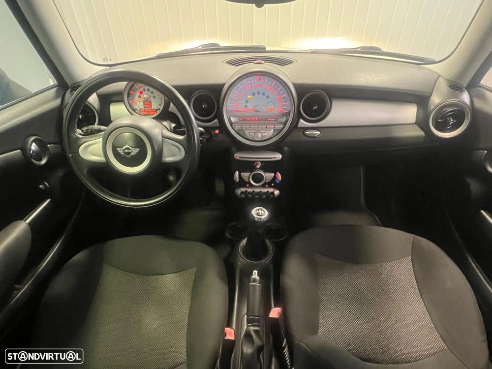 MINI 3 Portas One D - 8