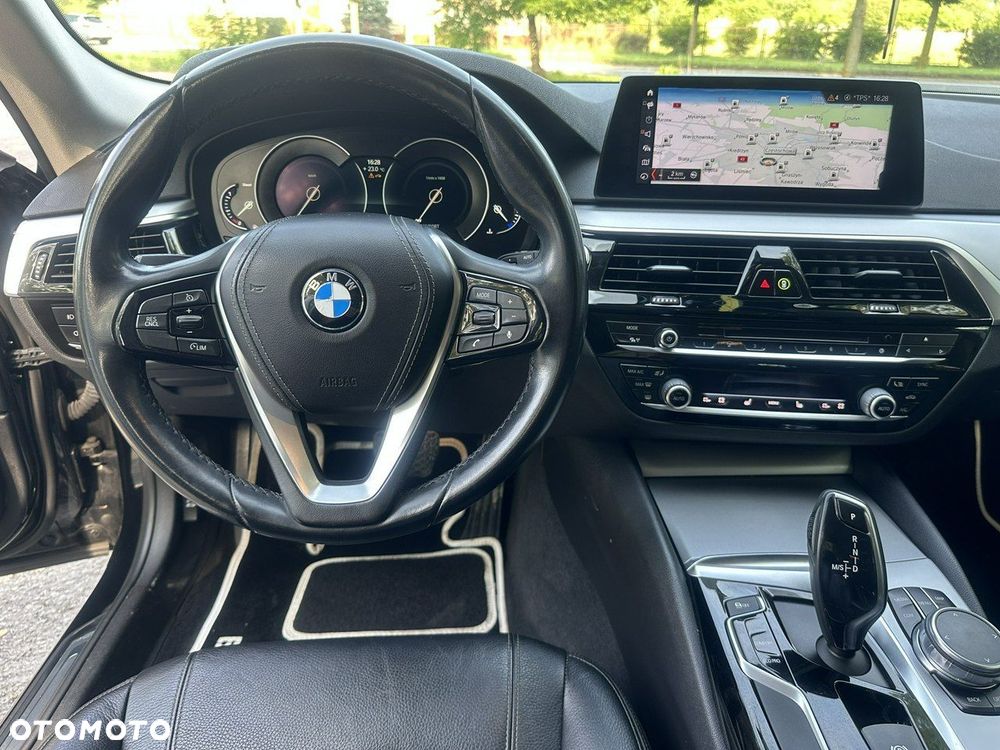BMW Seria 5 520d Luxury Line sport - 33