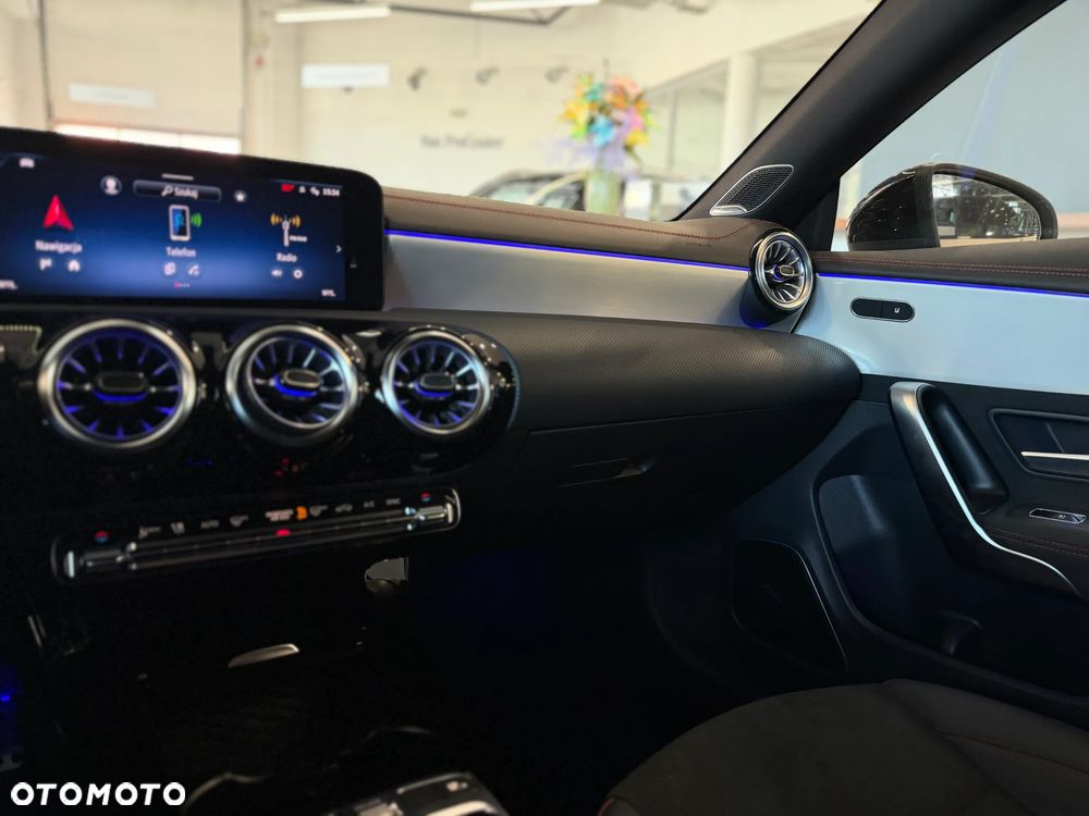 Mercedes-Benz CLA 200 AMG Line 7G-DCT - 11