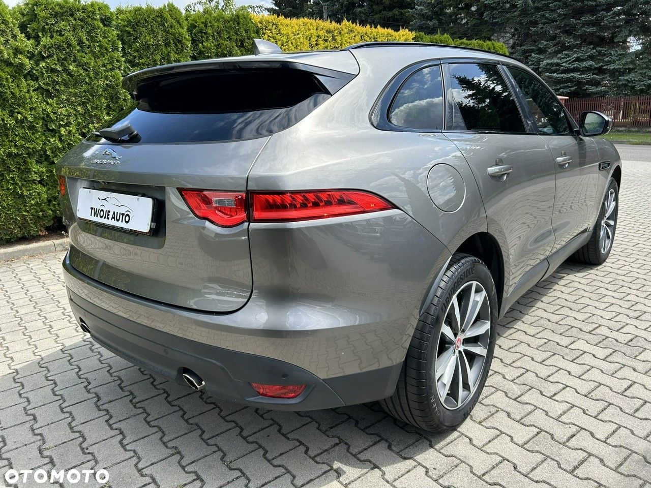 Jaguar F-Pace 2.0 i4P AWD Prestige - 4