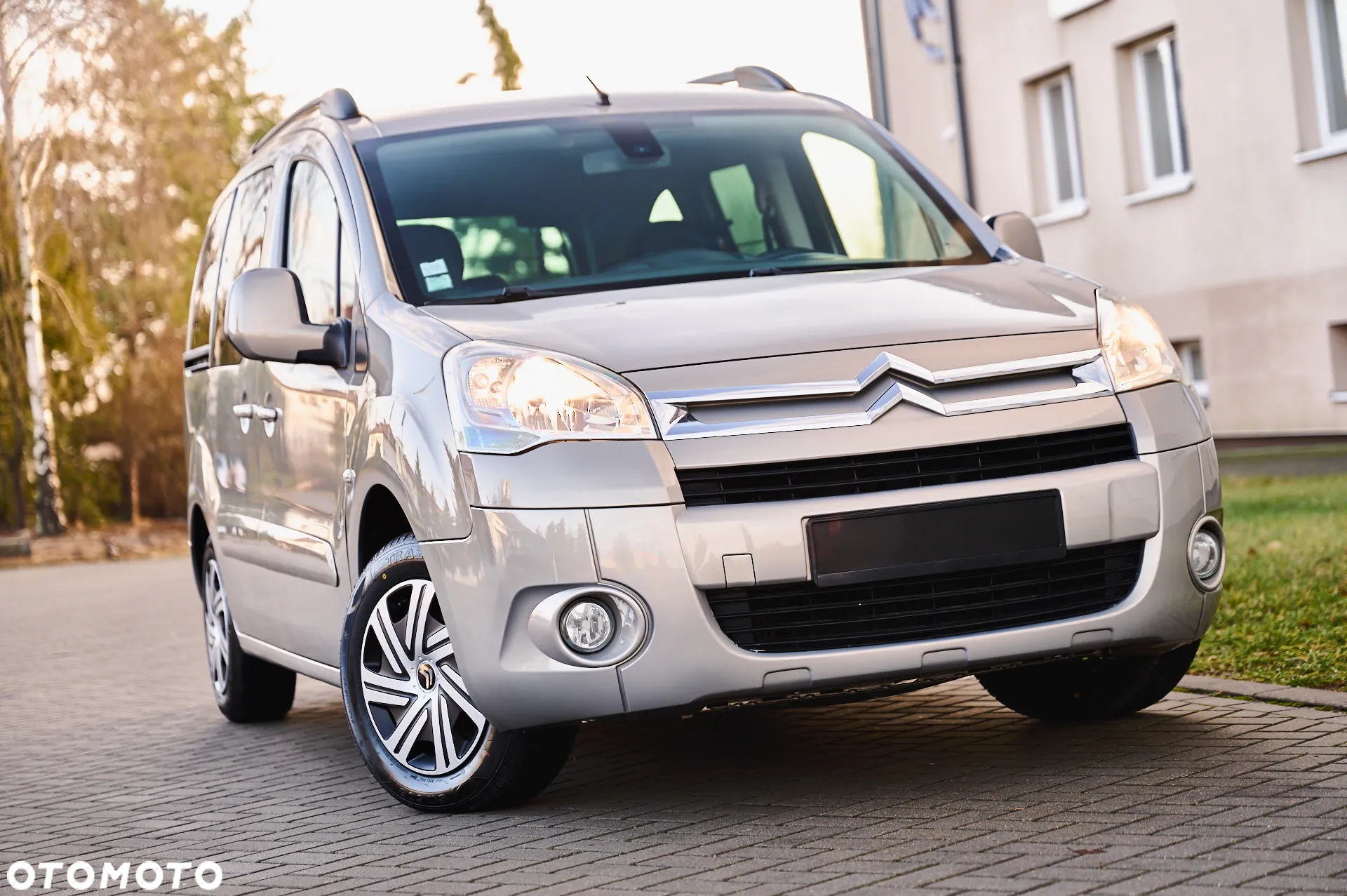 Citroën Berlingo II 1.6 HDi Multispace Plus - 16