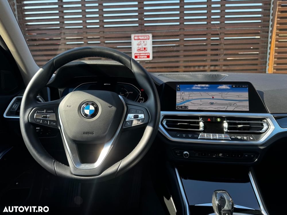 BMW Seria 3 330e Aut. Luxury Line - 18