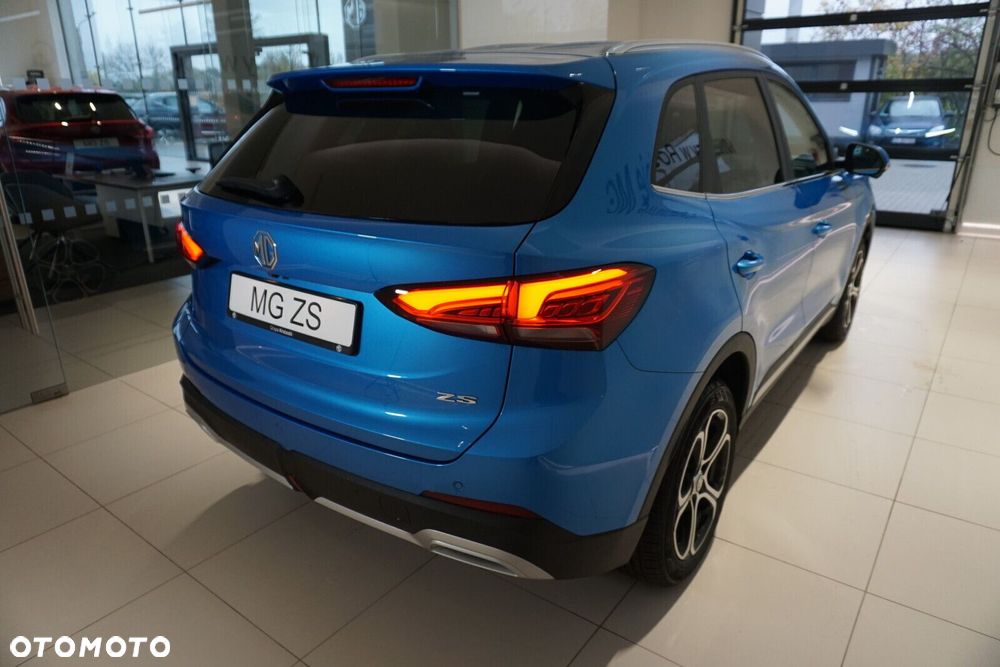 MG ZS - 6