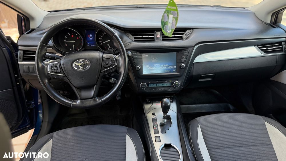 Toyota Avensis 1.8 Multidrive S Elegance - 11