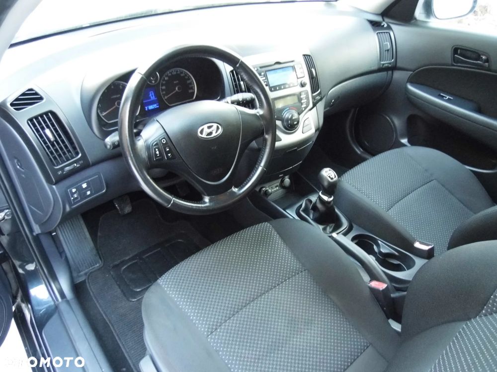 Hyundai i30 i30cw 1.4 blue Comfort - 24
