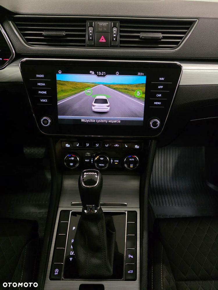 Skoda Superb 2.0 TDI SCR Style DSG - 10