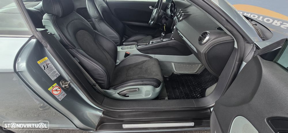 Audi TT Coupé 3.2 quattro S tronic - 16