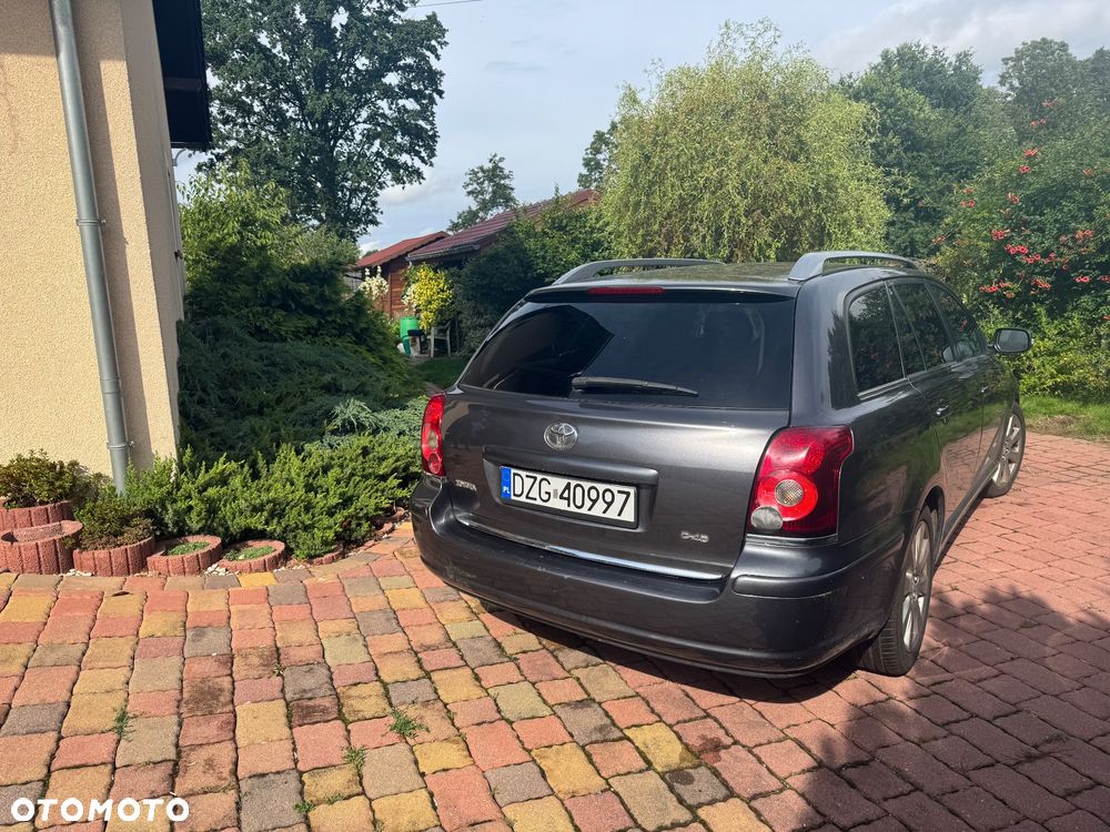 Toyota Avensis 2.0 D-4D Luna - 4