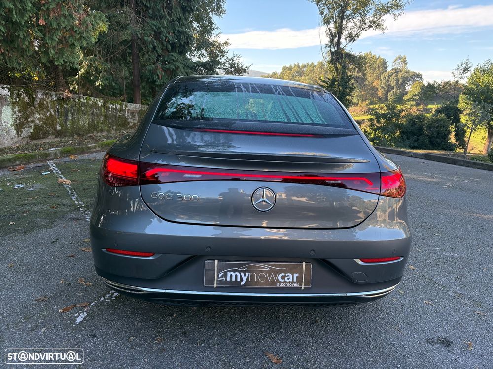 Mercedes-Benz EQE - 12