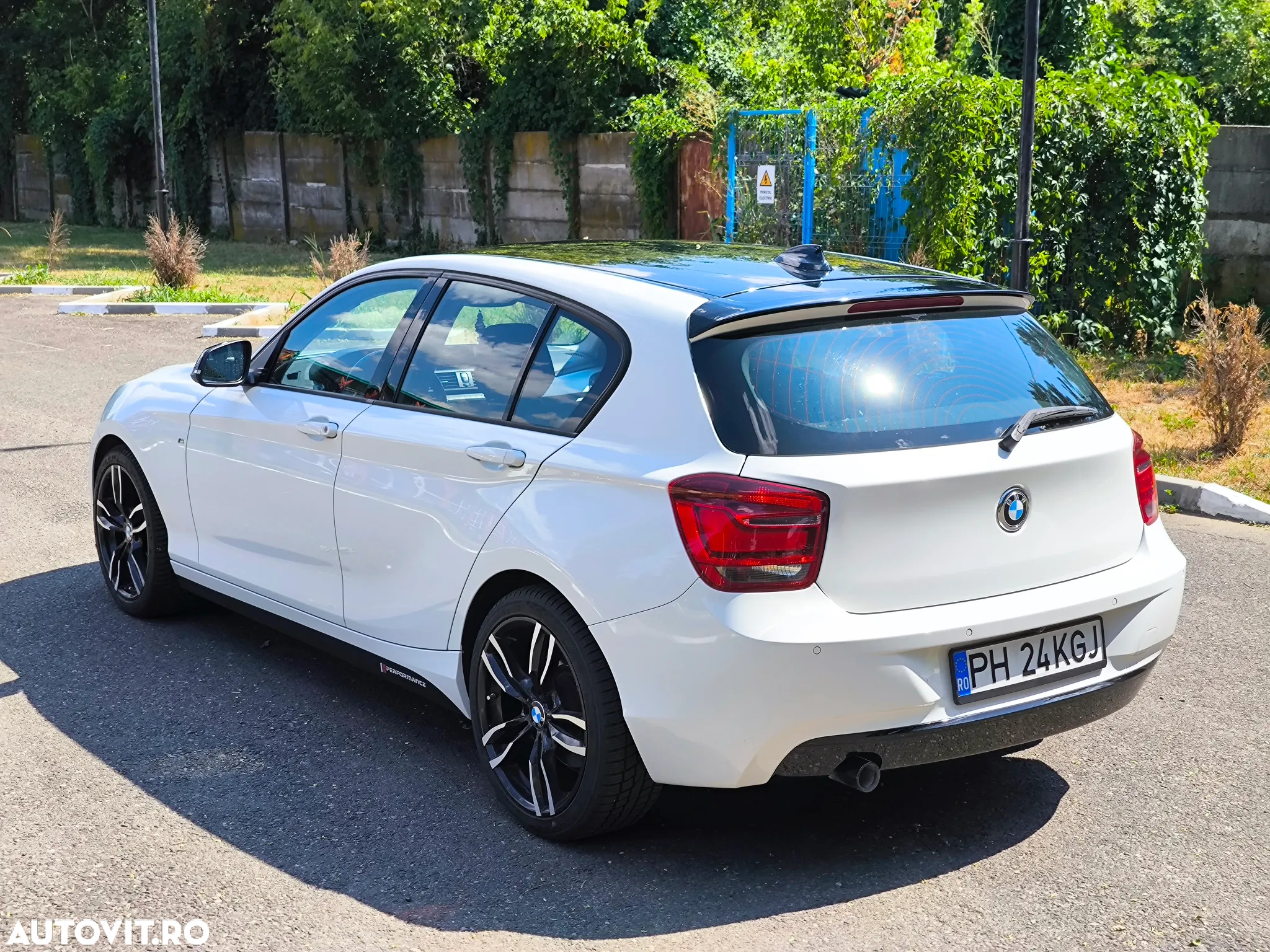 BMW Seria 1 120d - 4