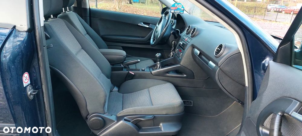 Audi A3 3-drzwiowe 1.6 Ambiente - 25