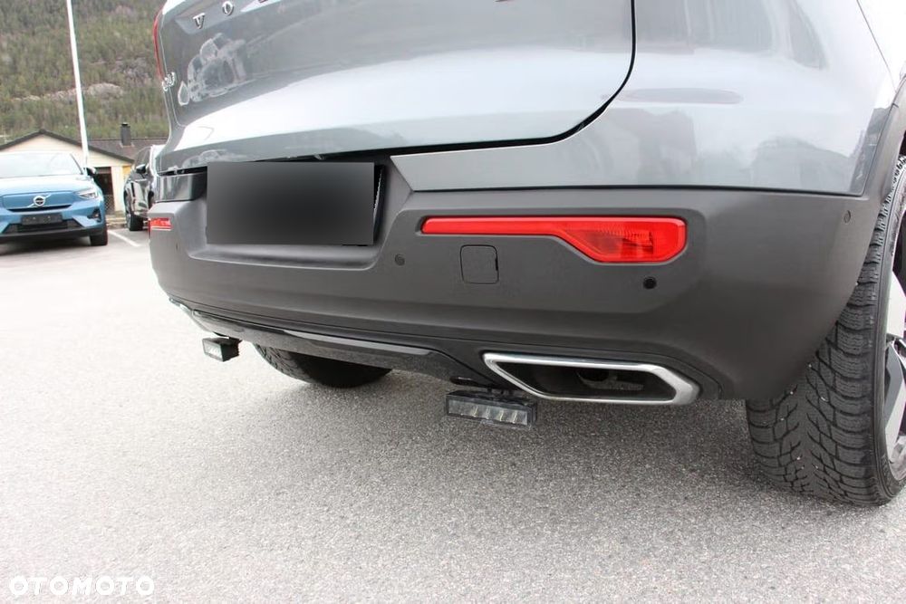 Volvo XC 40 D4 AWD Geartronic R-Design - 10