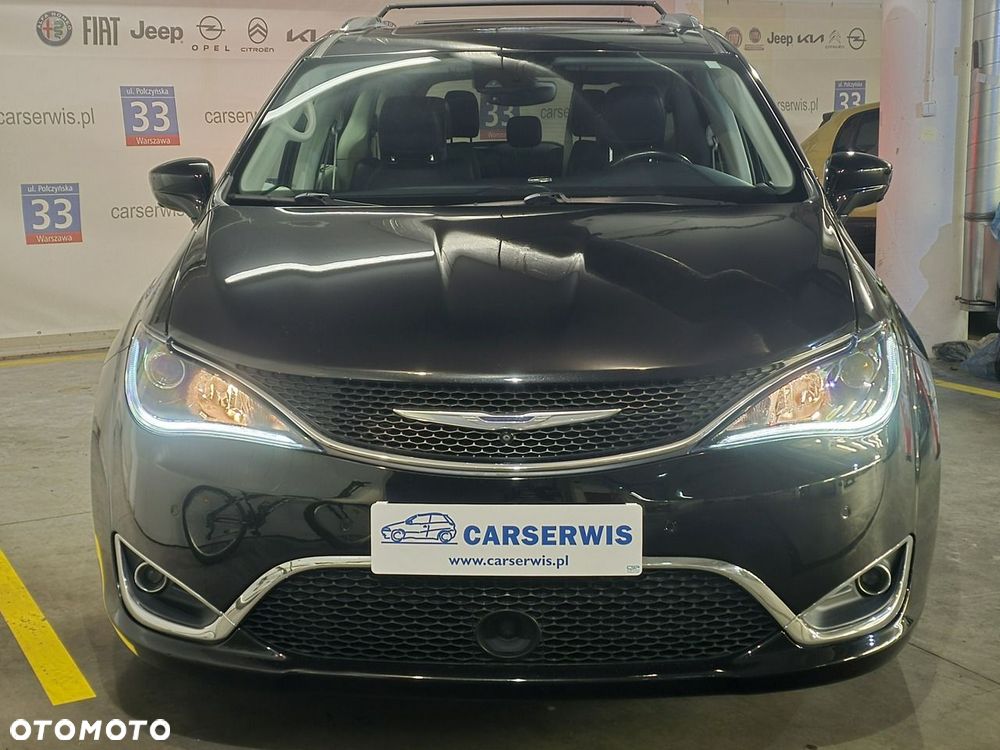 Chrysler Pacifica - 2