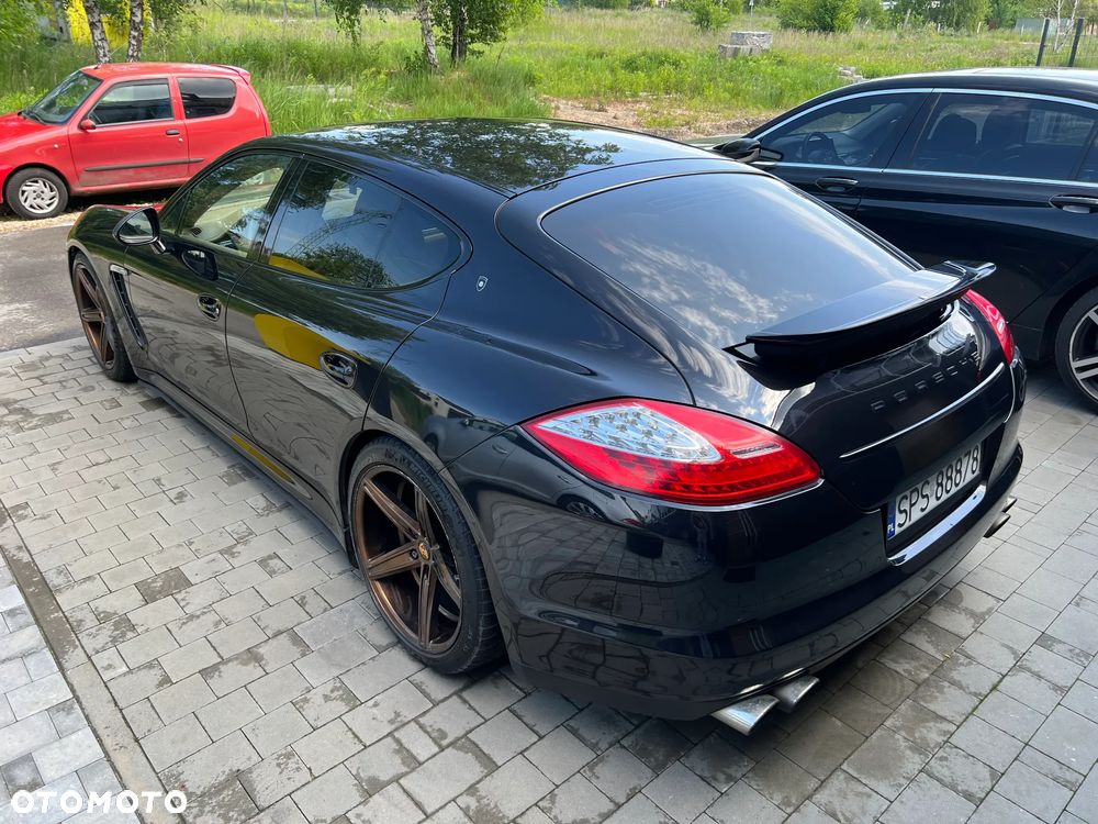 Porsche Panamera 4S - 9