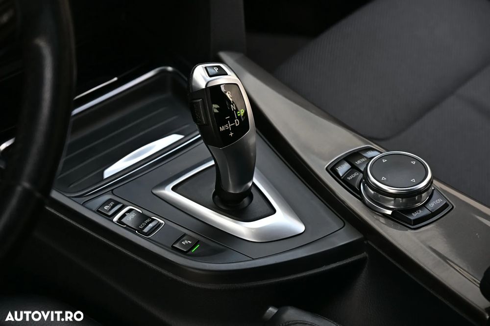 BMW Seria 3 320d Aut. Modern Line - 34