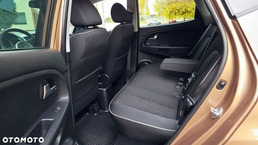 Kia Venga 1.4 CVVT Spirit - 12