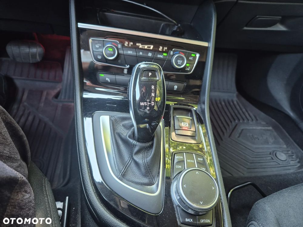 BMW Seria 2 218d Advantage - 24