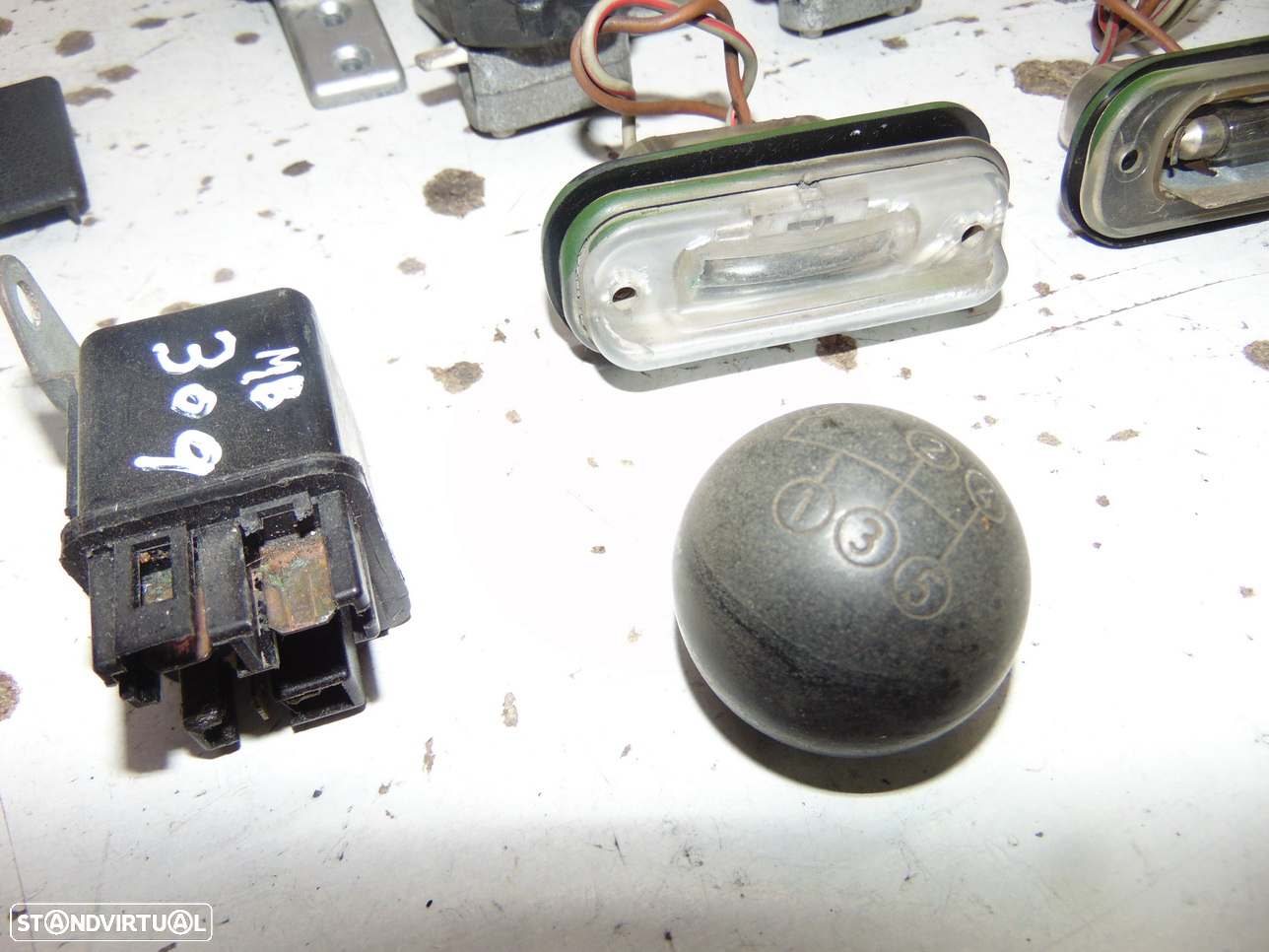 Mercedes 508/608/309 várias pequenas peças - 5