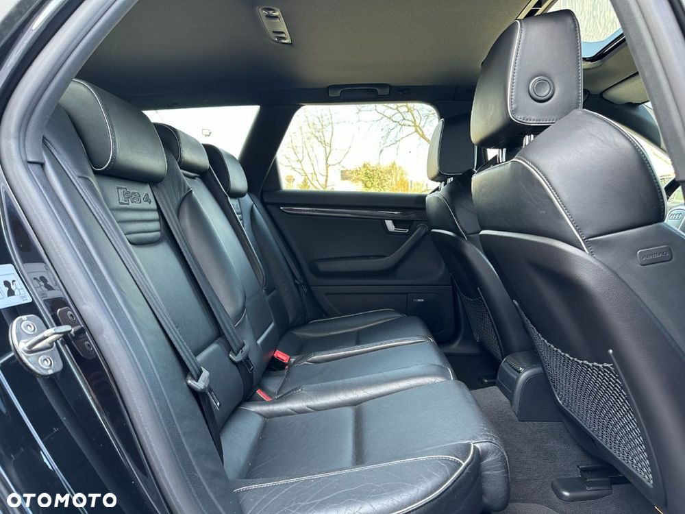 Audi RS4 Avant Avant - 36