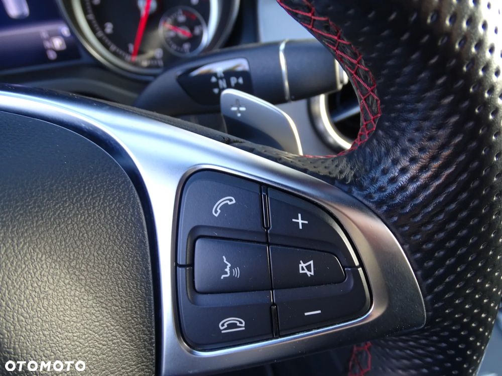 Mercedes-Benz CLA 200 7G-DCT AMG Line - 30