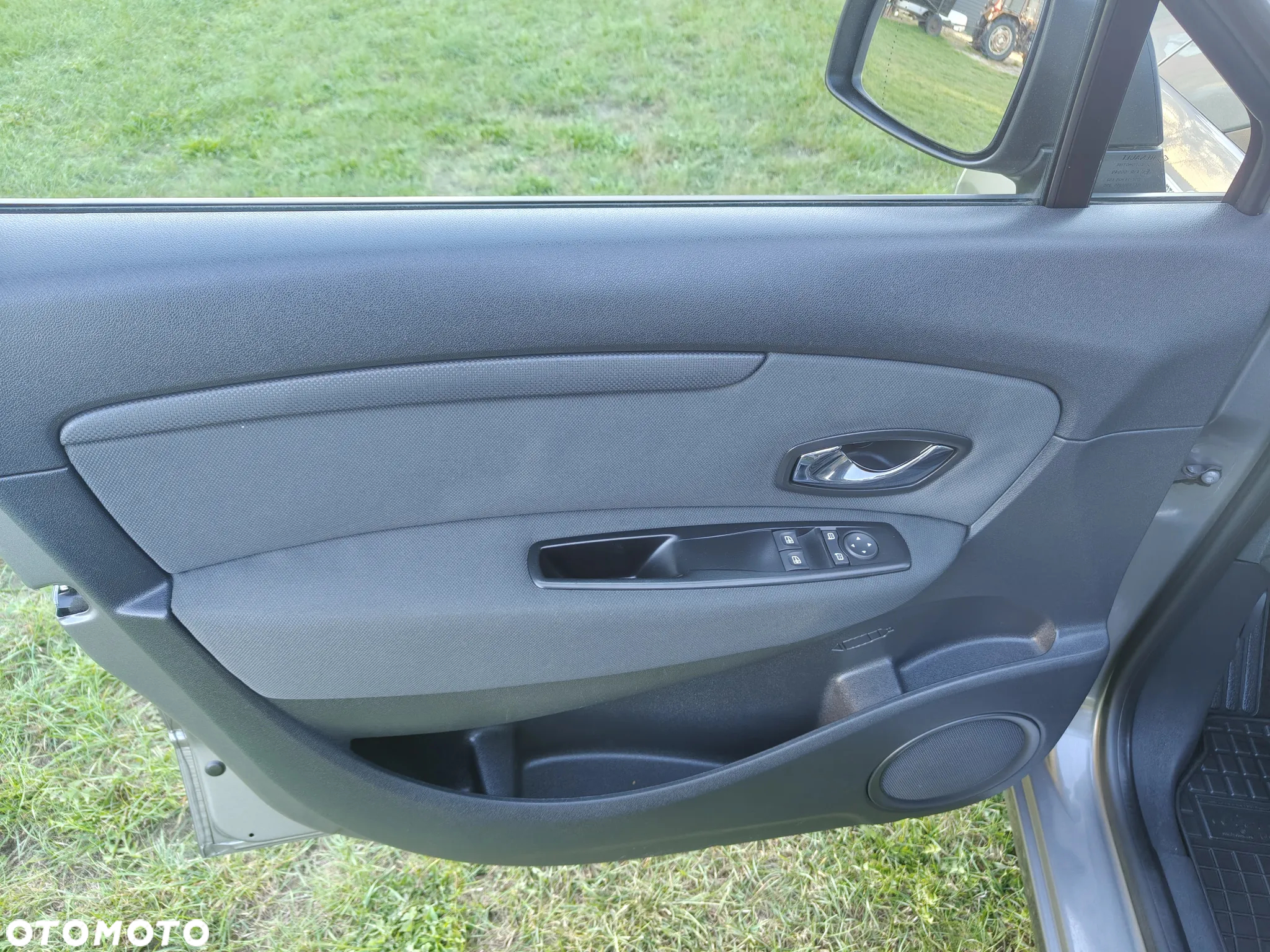 Renault Scenic 1.6 16V TomTom Edition - 14