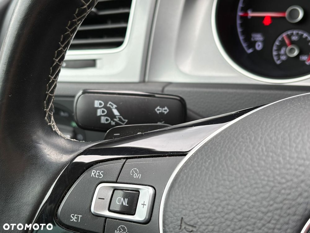 Volkswagen Golf 2.0 TDI DSG Sound - 22