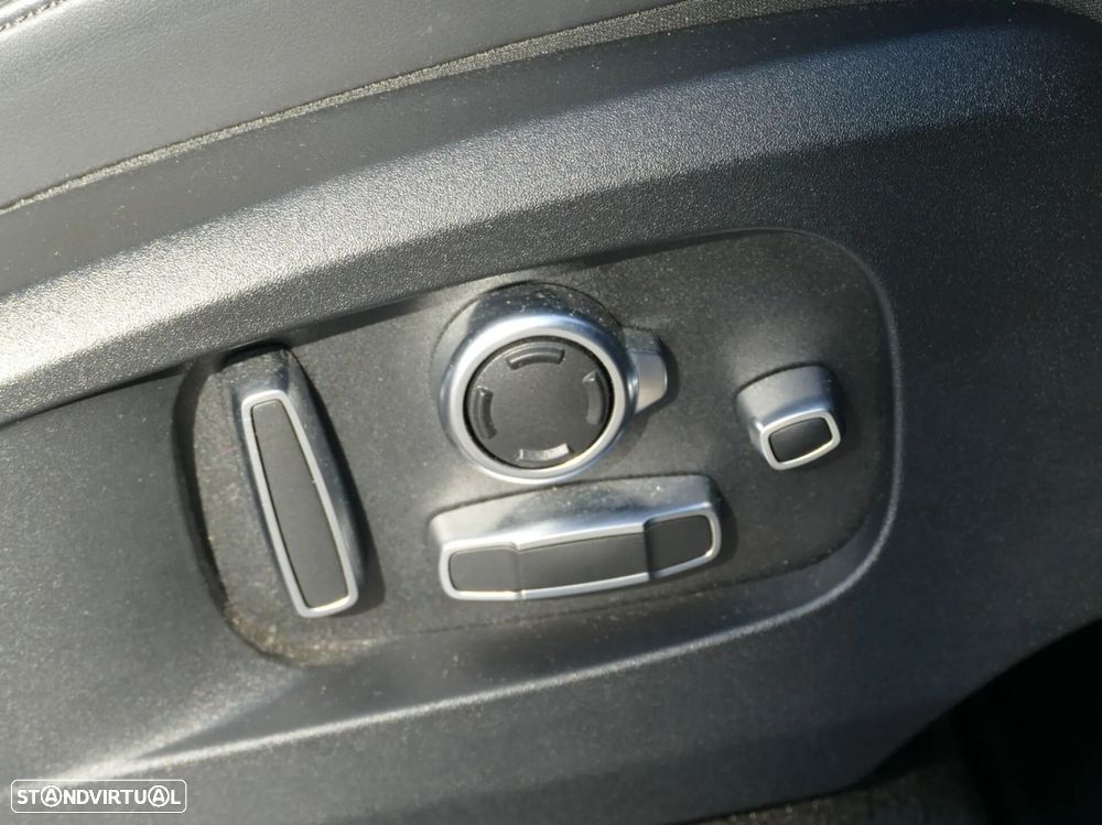 Jaguar F-Pace 2.0 P400e AWD R-Dynamic S - 29