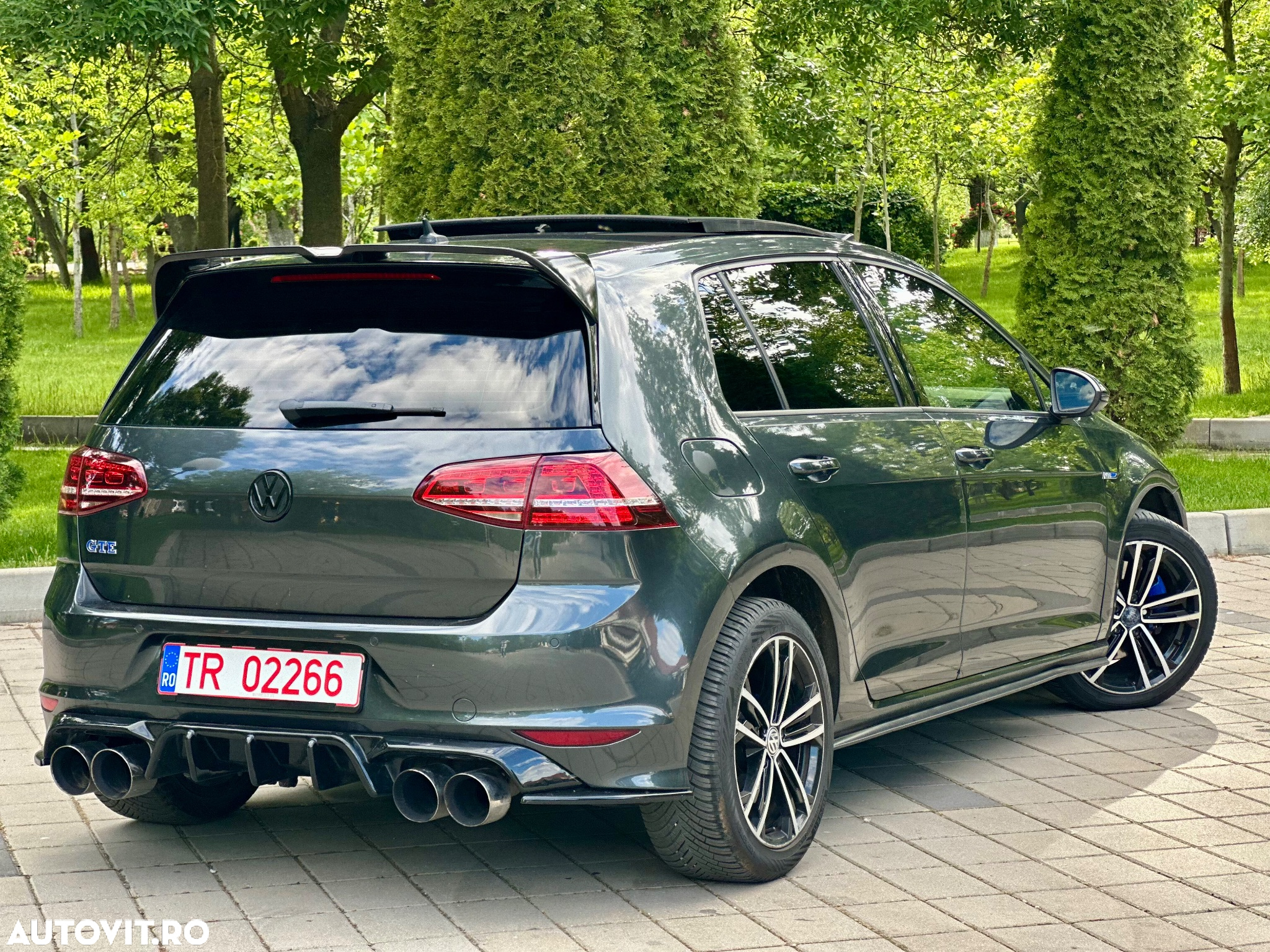 Volkswagen Golf - 5