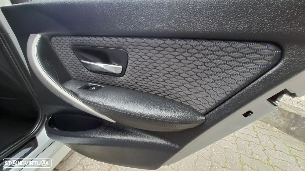 BMW 318 d Touring Auto Pack M - 27