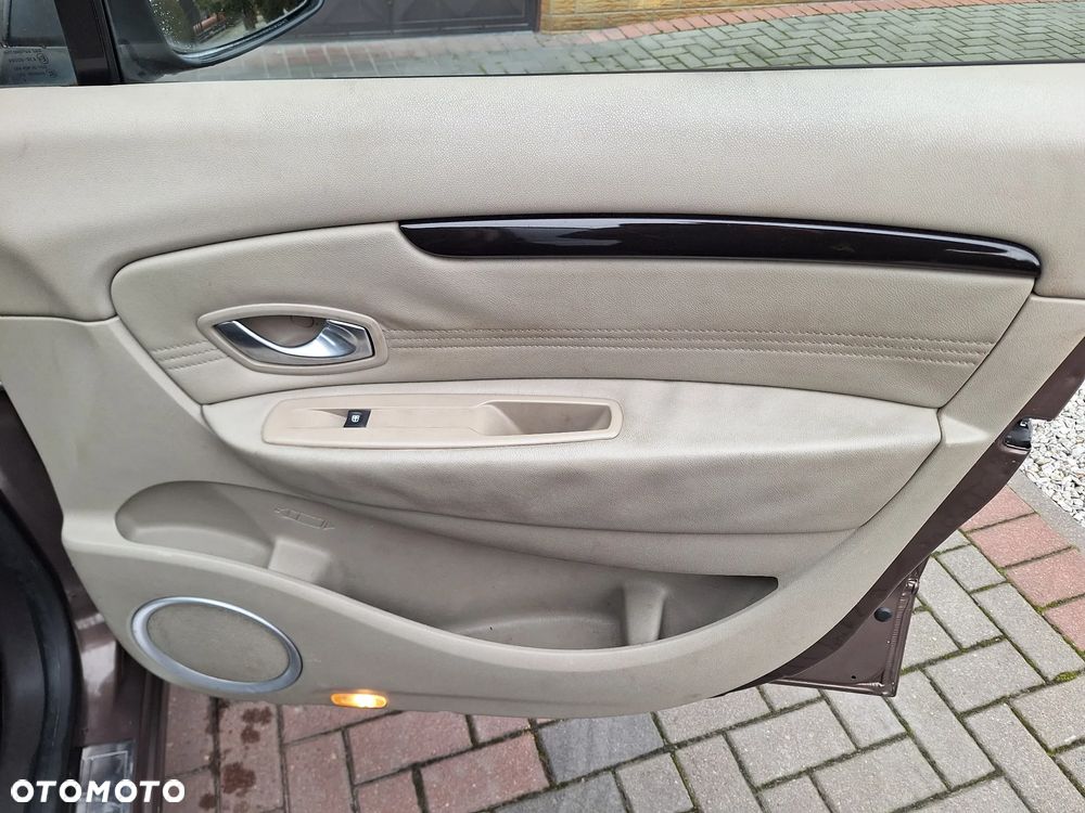 Renault Scenic dCi 160 Bose Edition - 28