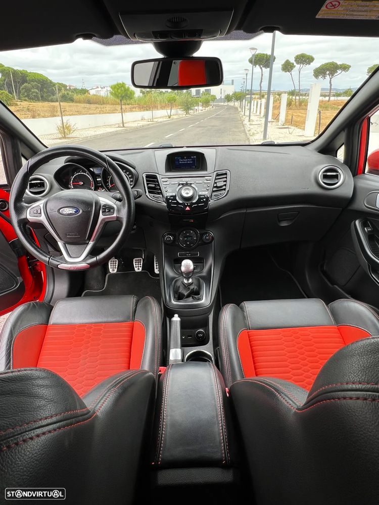 Ford Fiesta 1.6 EcoBoost c/ Pack Pele Desportiva ST - 9