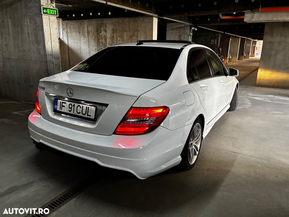 Mercedes-Benz C 250 CGI BlueEFFICIENCY - 3