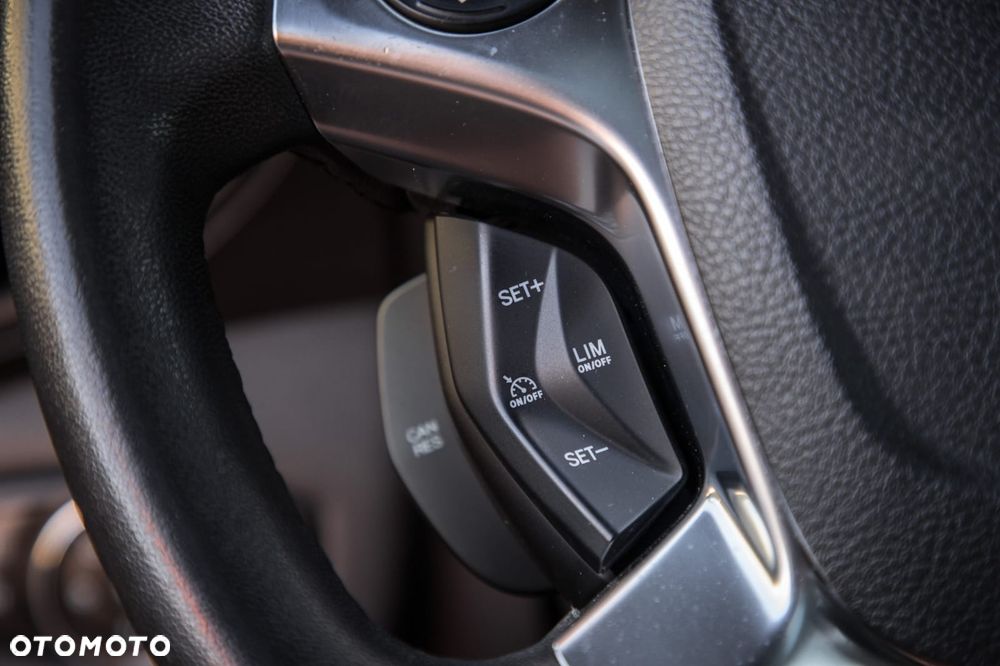Ford Tourneo Connect 1.0 EcoBoost Start-Stop Titanium - 31