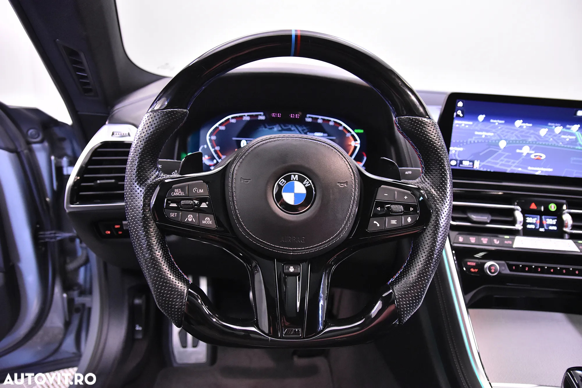 BMW Seria 8 840i xDrive AT - 16