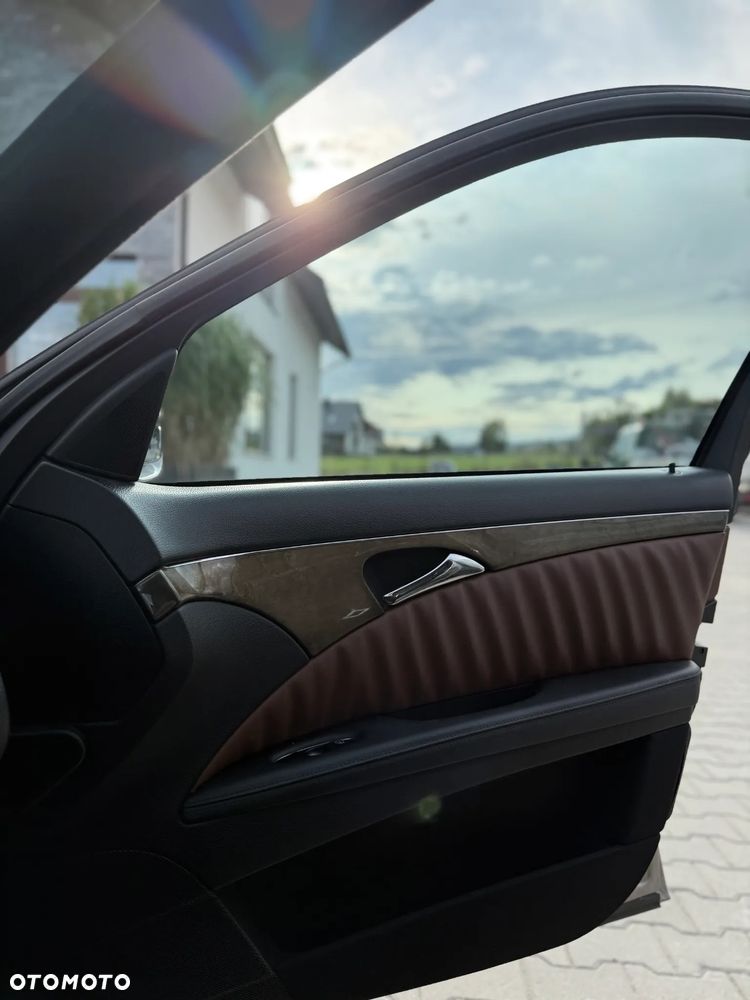 Mercedes-Benz Klasa E 320 CDI 4-Matic Avantgarde - 17