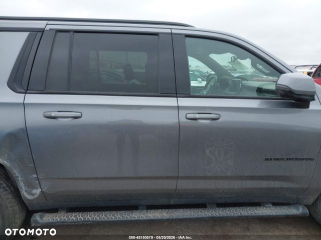 Chevrolet Suburban - 6