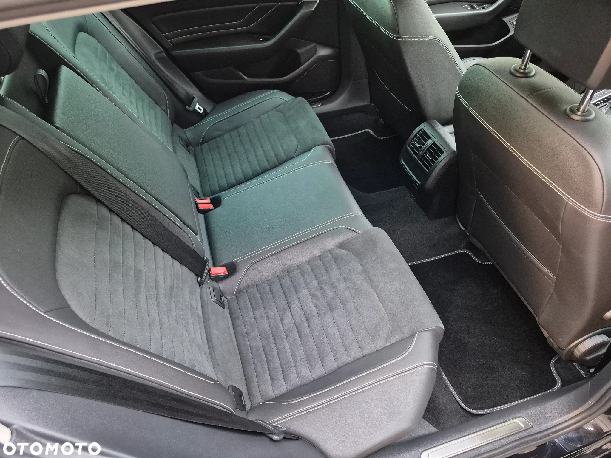 Volkswagen Passat 2.0 TDI 4Mot Elegance DSG - 10